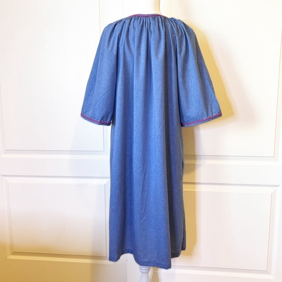 Vandemere Vintage House Dress with Appliqué and Embroidered Flowers - Picture 6 of 9